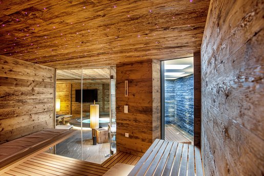 KLAFS Private Spa mit besonderen Materialien