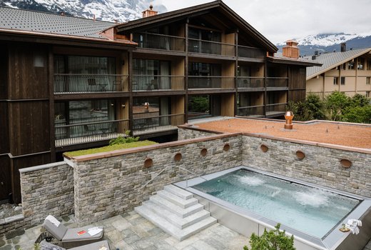 Hotel Bergwelt Grindelwald Außenansicht Pool 