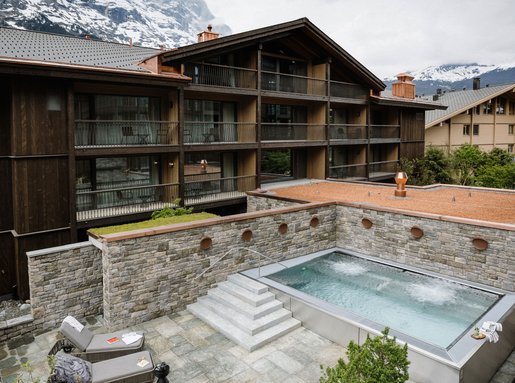 Hotel Bergwelt Grindelwald Außenansicht Pool 